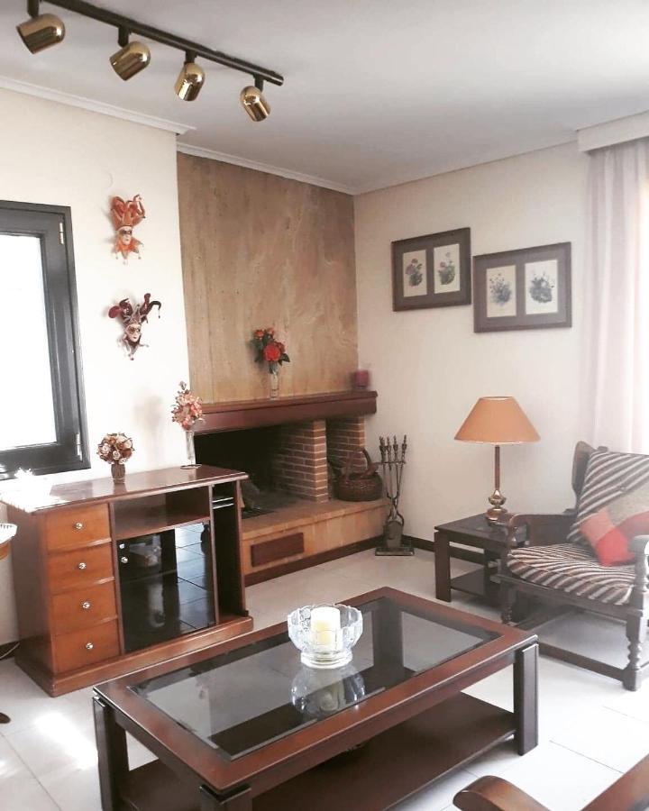 Fantastic Villa, A 5 Minute Drive From The Beach! 雅典 外观 照片