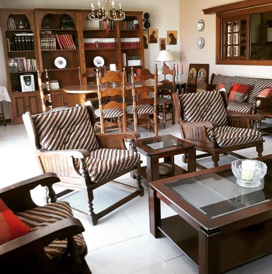 Fantastic Villa, A 5 Minute Drive From The Beach! 雅典 外观 照片